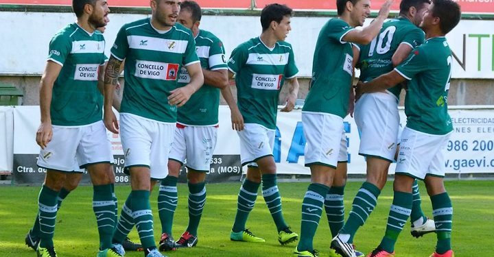 El Coruxo rescata un punto en inferioridad (1-1)