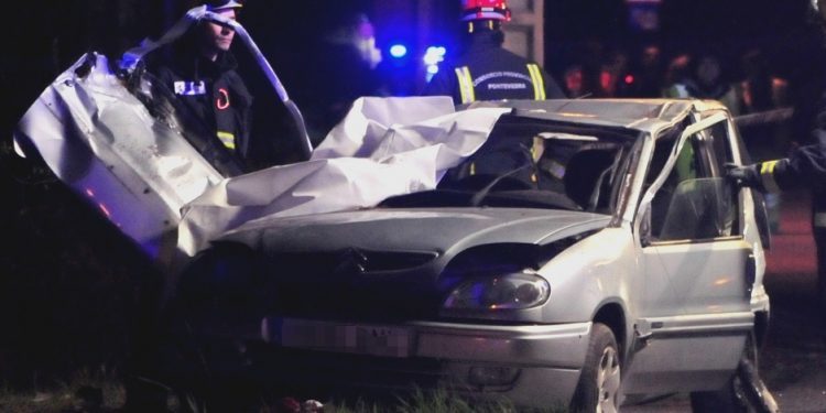 Una joven muere en un accidente de tráfico en Cambados