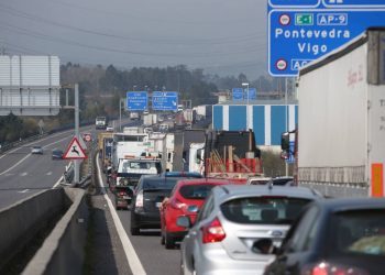 Bloqueada la A55 por una nueva colisión en cadena de cuatro vehículos
