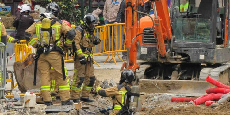 Controlado un escape de gas provocado por una pala en las obras de María Berdiales