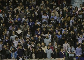 Mouriño: «Me molesta que no dejen pasar banderas gallegas y el Camp Nou esté lleno de senyeras»