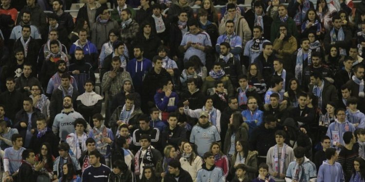 Mouriño: «Me molesta que no dejen pasar banderas gallegas y el Camp Nou esté lleno de senyeras»