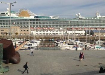 Vigo recibió a más de 4.300 personas a bordo del «Ventura»
