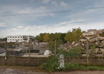 El Concello de Vigo subasta chatarra y 124 vehículos del depósito