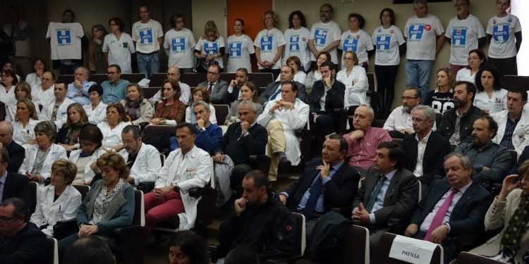 El nuevo gerente del Chuvi toma posesión entre protestas de los trabajadores