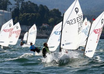 Colom y Segura mandan en la Copa de España de Optimist