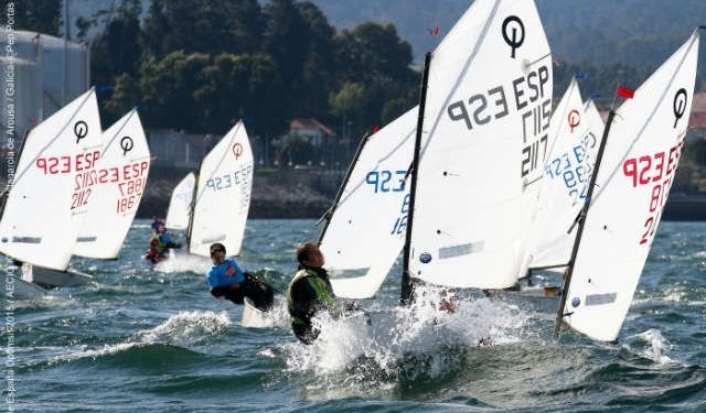 Colom y Segura mandan en la Copa de España de Optimist