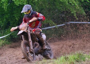 Doblete de Jonathan Barragán en Santiago