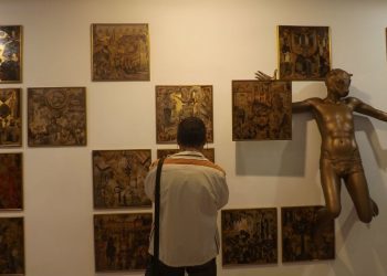 Dioses y Hombres en Apo’strophe