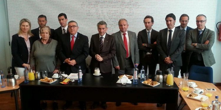 Mouriño da por perdido a Krohn-Dehli y asegura que el Celta está cerca de renovar a Augusto y Fontás