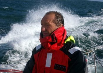 Francis Joyon, el navegante solitario de los récords