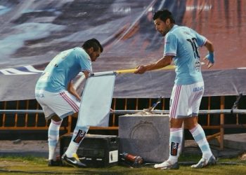 Nolito: “Sabía que tenía cuatro amarillas, pero me volví loco y cogí el banderín”