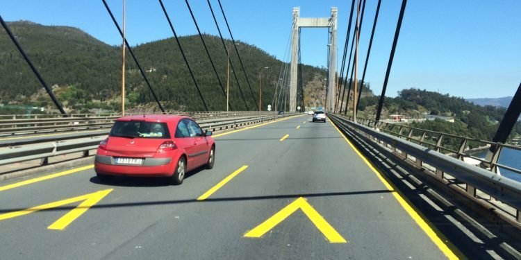 Audasa inicia la ampliación del Puente de Rande con la nueva señalización
