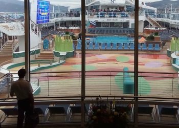 Diez vídeos del crucero más revolucionario del mundo en Vigo