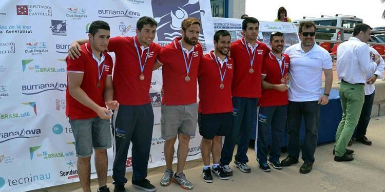 El Náutico Rodeira tutea a la élite del kayak polo nacional, haciendo podio por segunda vez.