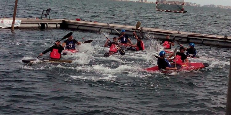 El Náutico de Rodeira, tercero en la Liga Nacional de kayak polo