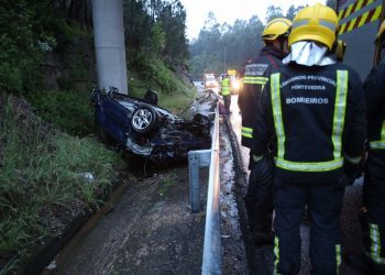 Herida al volcar su vehículo en Mos