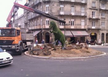 Piden en Vigo el regreso de un dinosaurio que ya es arte en las redes