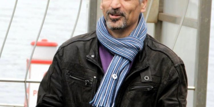 Alberto Carreira: «Caballero ha convertido el cheque social en algo indigno, en una limosna y lo vende como algo despreciable»