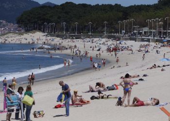 Samil y la Ría de Vigo reciben el verano en mayo