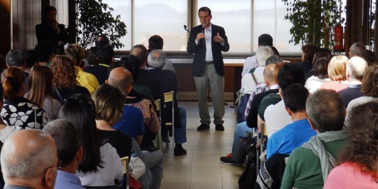 Trece colegios estrenan en junio un plan de tráfico