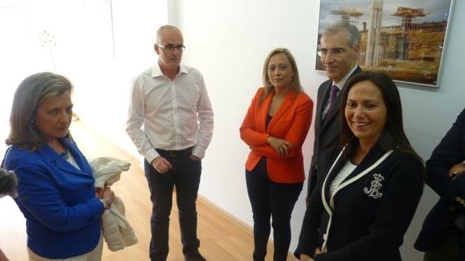 Elena Muñoz: «Ni barcos en las rotondas ni dinosaurios, eso lo aseguro»