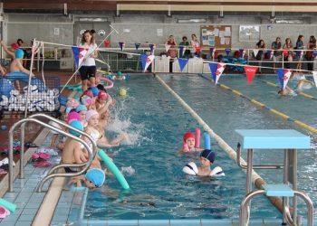 Mil alumnos en el cierre de los cursos de natación del Náutico