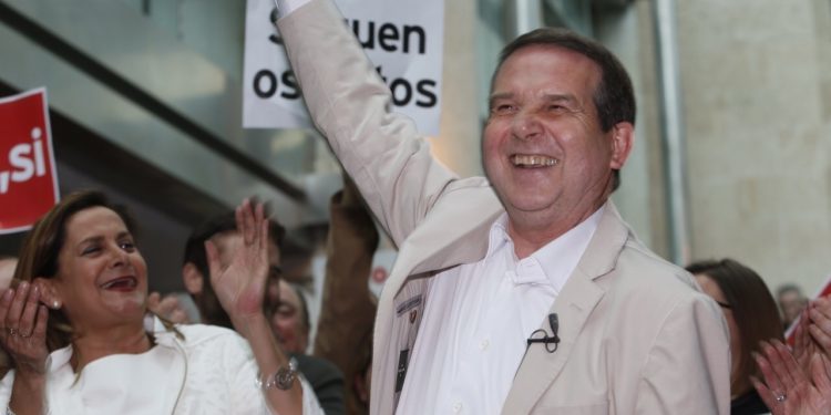 La junta electoral propone multar a Caballero con 3.000 euros