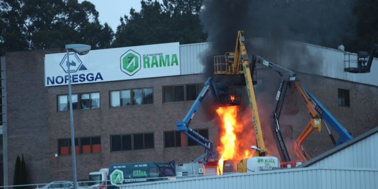Sofocado un incendio en una elevadora de una empresa en el Meixoeiro