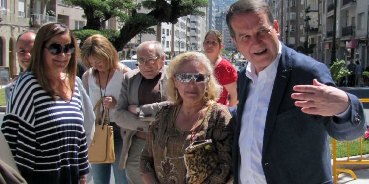 As bolsas de inglés, a próxima semana; as de comedor, en verán