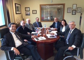 Empleados de empresas asociadas a la Cámara de Comercio de Tui donarán comida no perecedera