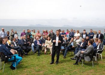 Caballero asegura a los hosteleros que seguirá apoyando turismo y comercio