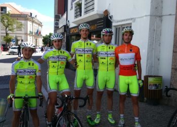 El Rías Baixas saca buena nota compitiendo contra profesionales