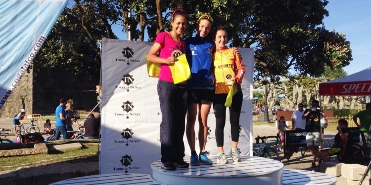 Uxío Abuín y María Ortega, campeones gallegos de triatlón de corta distancia