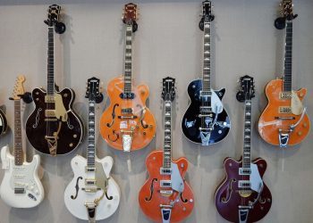 Denmark Street se queda sin música