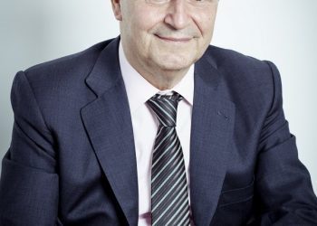 Miguel Barros: «Crearíamos unha nova Caixa de Aforros Metropolitana en Vigo»