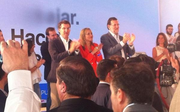 Rajoy promete en Vigo que en 2016 bajará el IVA