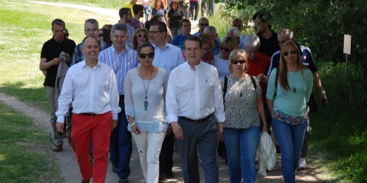 Caballero plantó 4.000 árboles y reclama el Lagares