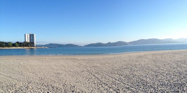 El agua de la Ría marca la máxima del año: 20,8 grados