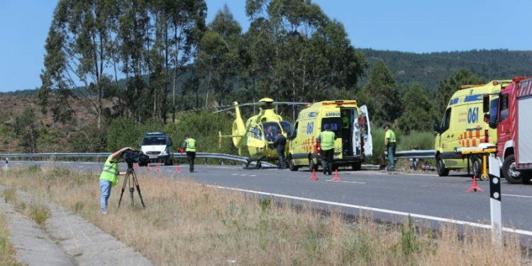 Un fallecido y una herida grave en un accidente en A Cañiza