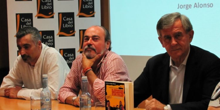 La rotonda del «Alfageme» supera la realidad y alcanza la ficción