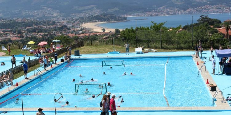 Doblete del Galaico en la piscina al aire libre de Los Abetos