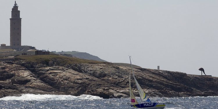 La flota de La Solitaire du Figaro recala en A Coruña por mal tiempo
