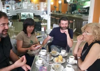 A Marea de Vigo analiza con Manuela Carmena a remunicipalización de servizos