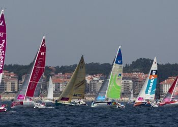 Con aplazamiento por falta de viento, comenzó en Sanxenxo la segunda etapa de La Solitaire du Figaro