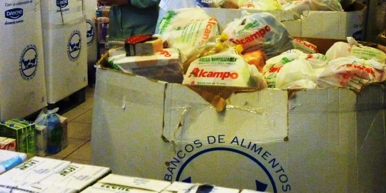 El Banco de Alimentos logra leche y aceite para las ONG