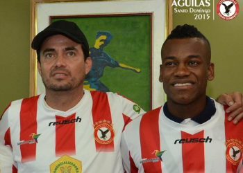 El excéltico Kaviedes regresa al fútbol con 37 años y con su hijo adoptivo