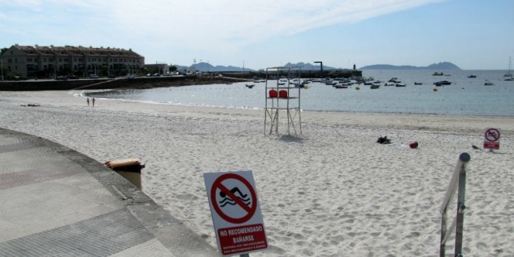 Un vertido de aguas fecales provocó la contaminación de la playa de Canido