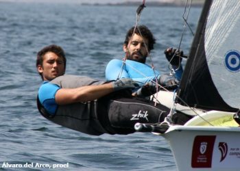 Carlos Paz y Álvaro del Arco ganan el Nacional de la Clase 49er en Vilagarcía
