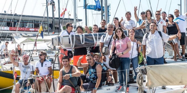 El “Fyord Sailing Team” mantiene su solidaridad con Proyecto Hombre en Barcelona
